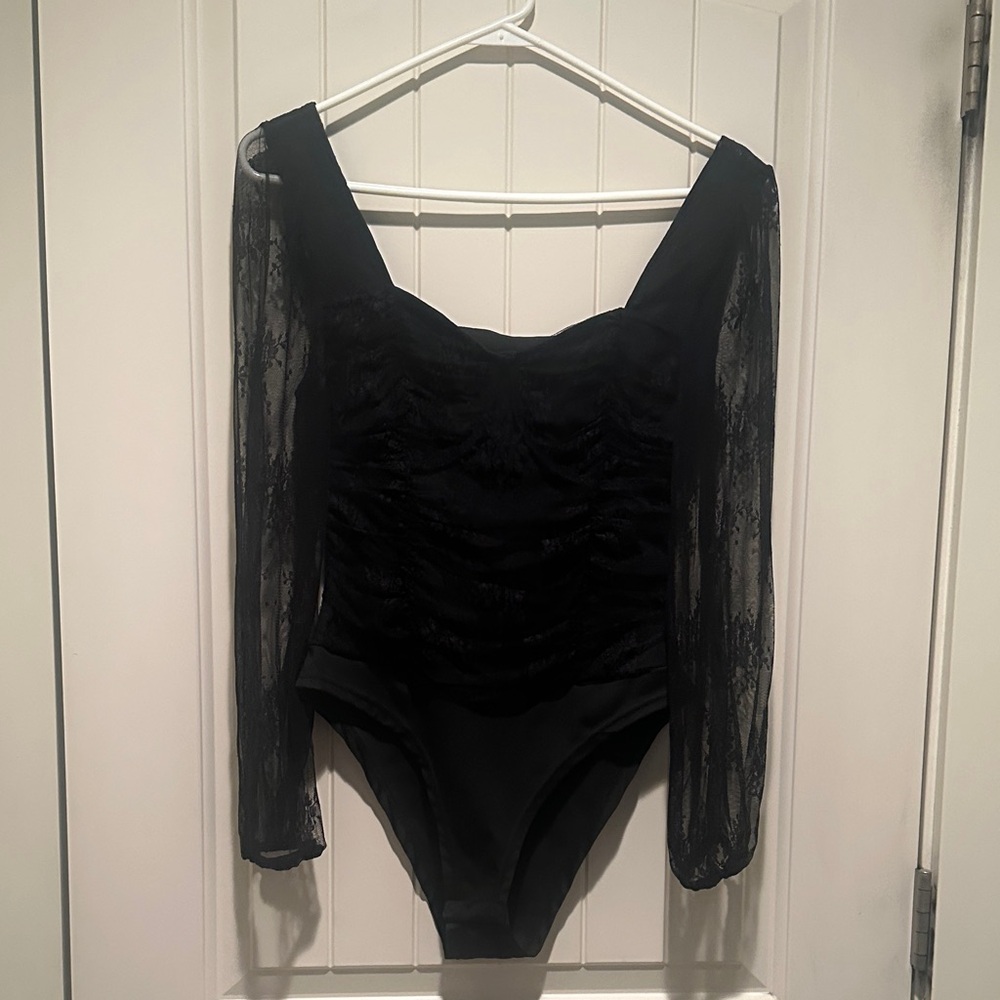 NWOT Lace Sleeve Corset Style Bodysuit